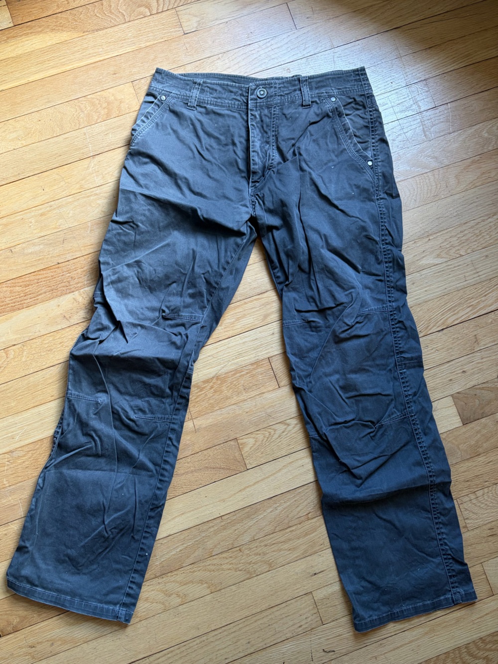 Kuhl Men's Cargo Pants in Dark Gray